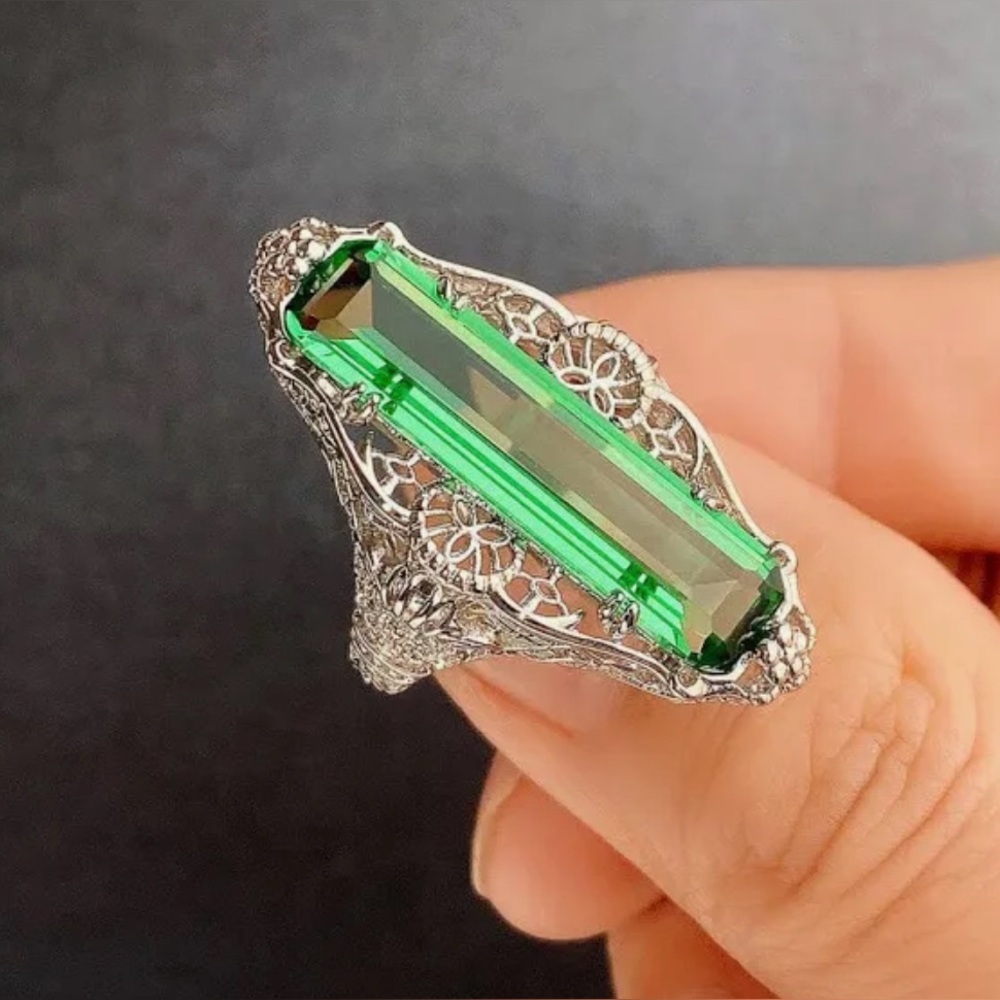 A Stunning Vintage Style Simulated Vivid Green Tourmaline Fashion Huge Ring - Picture 3 of 4